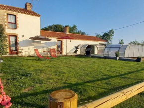 Gîte rénové avec piscine chauffée et jardin clos, à proximité des plages et de la campagne bio. - FR-1-426-531